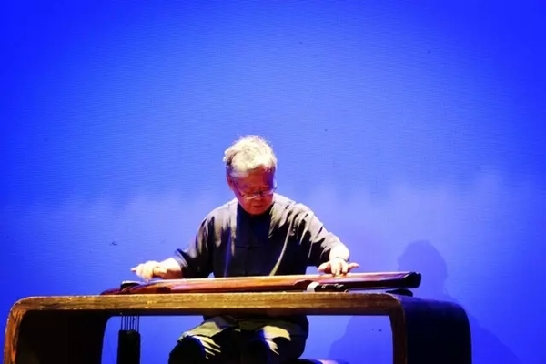 韩杰 古琴独奏《梅花三弄》吴寒 古琴独奏《山居吟》聚焦|响在故宫御