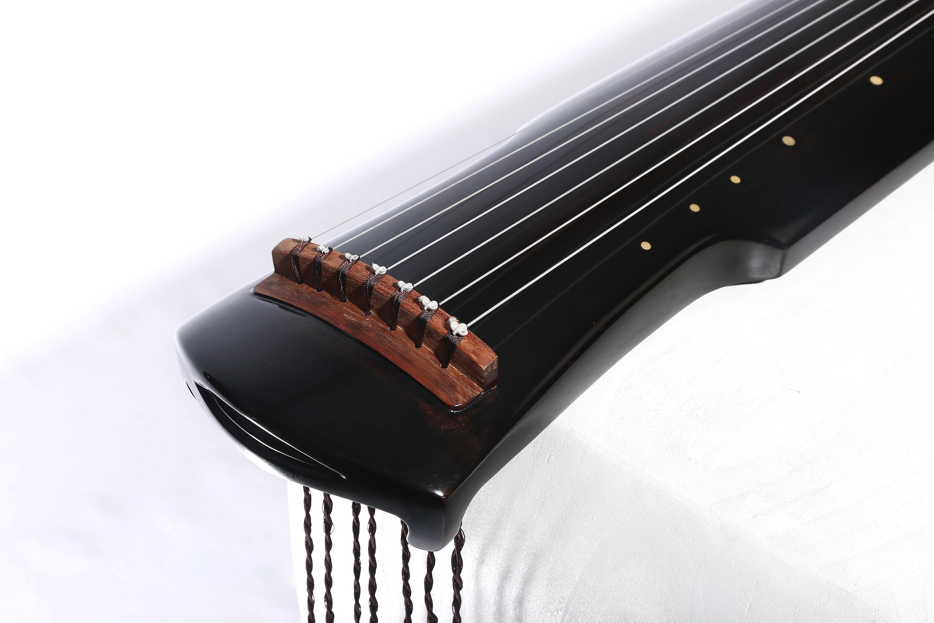 张以秋亲斫 &nbsp;朱砂落款 &nbsp;伏羲式 古琴编码:6222 8600 7000